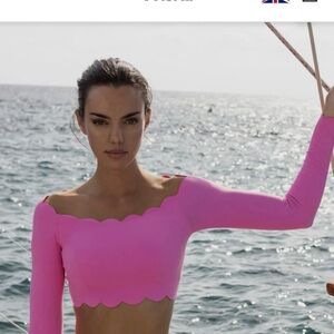 WISKII Off Shoulder Scallop Edge Long Sleeve Crop Top - Pink (Small)